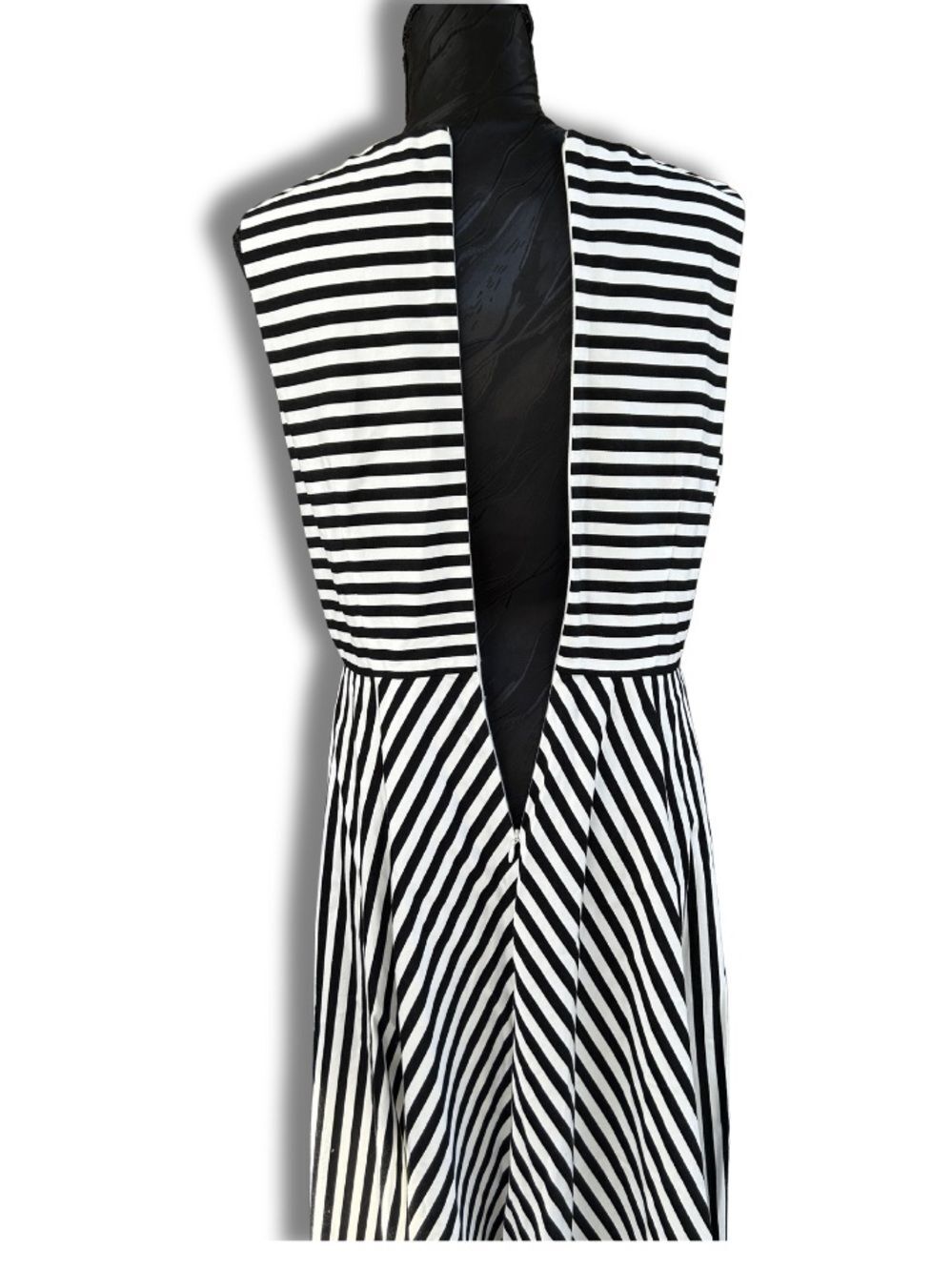 Ann Taylor Classic Black & White Striped Fit-and-Flare Dress 8p - Picture 6 of 9